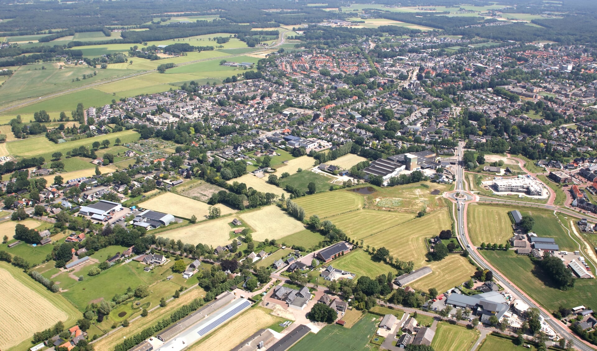Luchtfoto van het gebied waar Het Ambacht globaal moet komen.