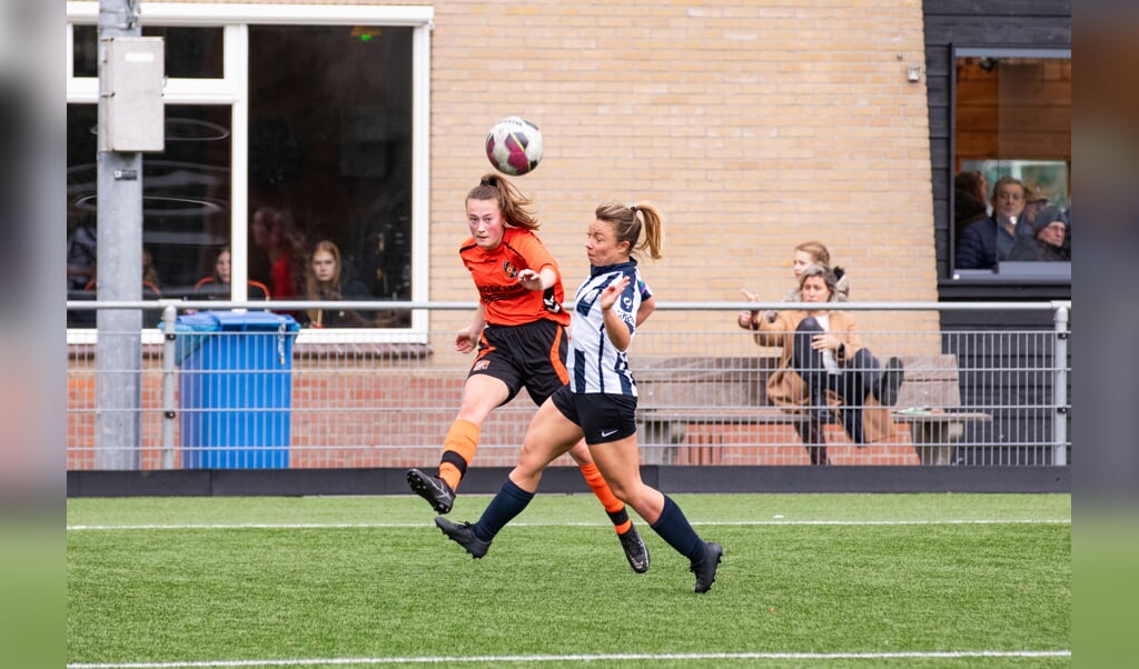 TOV voetbal Dames 1 speelde thuis op sportpark Ter Eem in Baarn tegen Hercules.