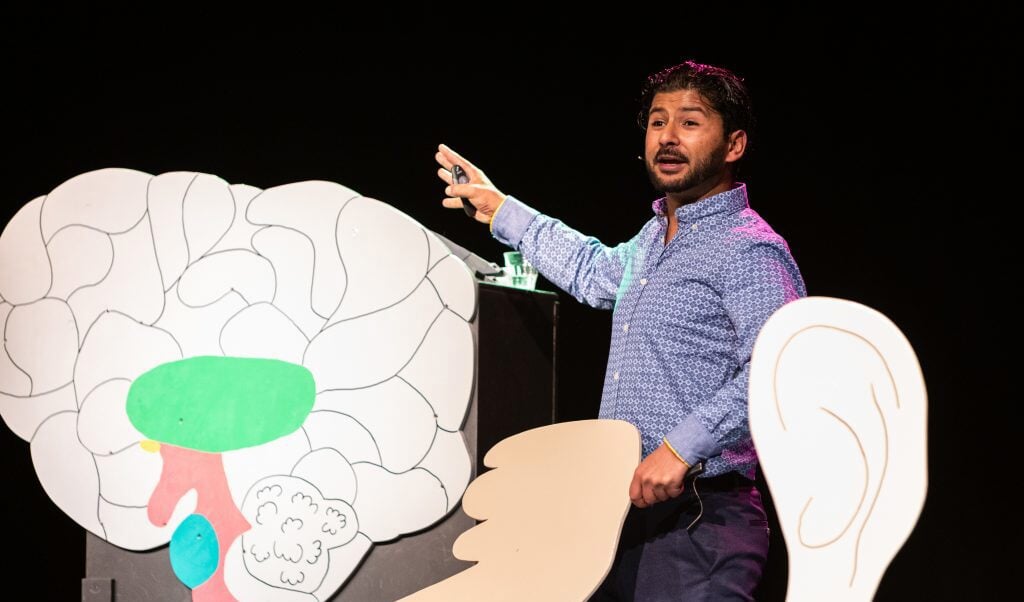 De familievoorstelling Professor S. komt op zaterdag 11 november naar de theaterzaal in het Huis van Ermelo. Foto: theatermaker Said el Abboudi.