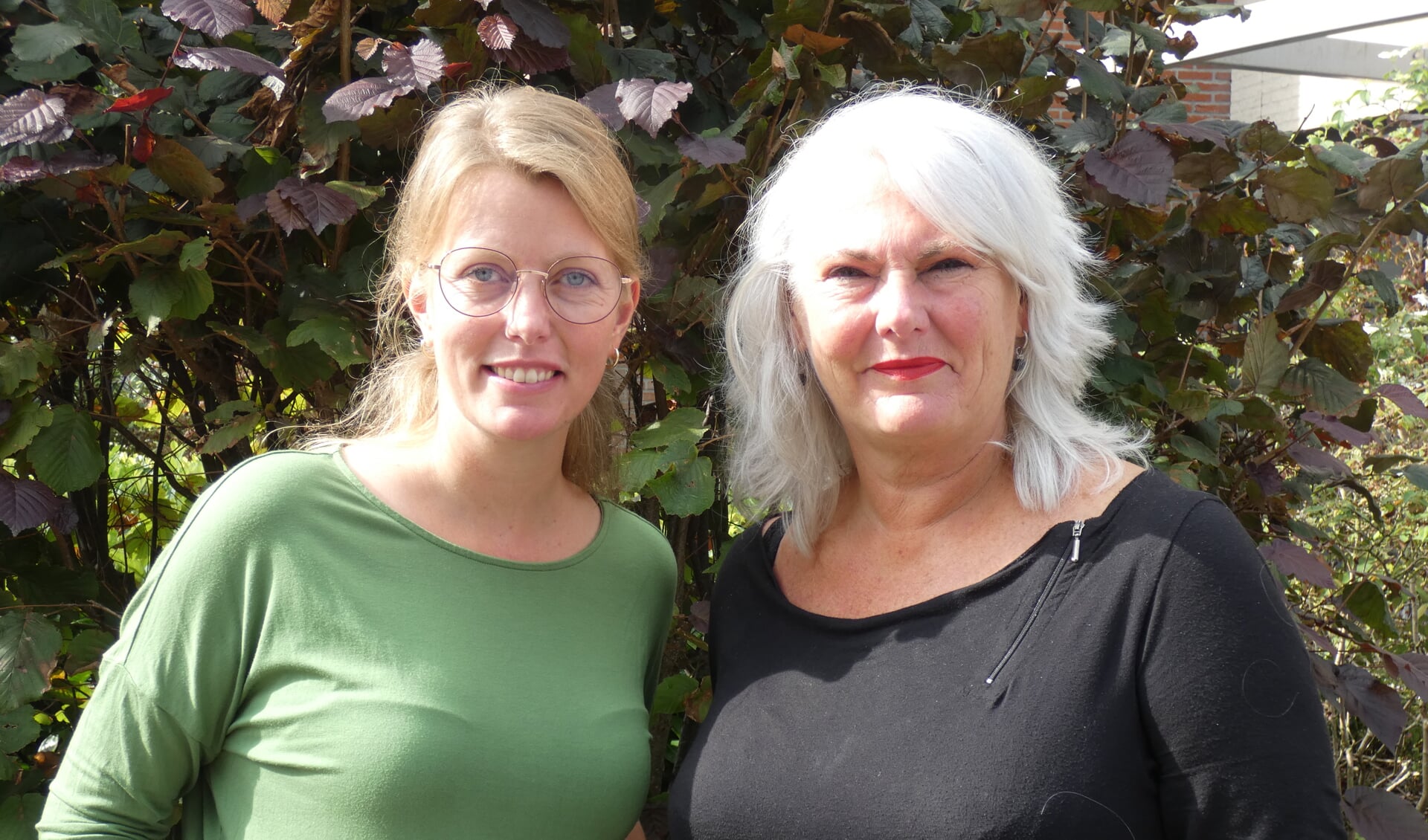 Aukje Lausberg en Annelies Kaan willen met de Belevenisfabriek improvisatietoneel brengen. 