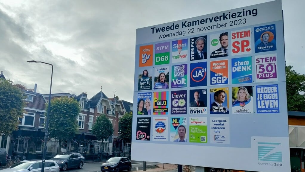 Een verkiezingsbord aan de Slotlaan in Zeist.