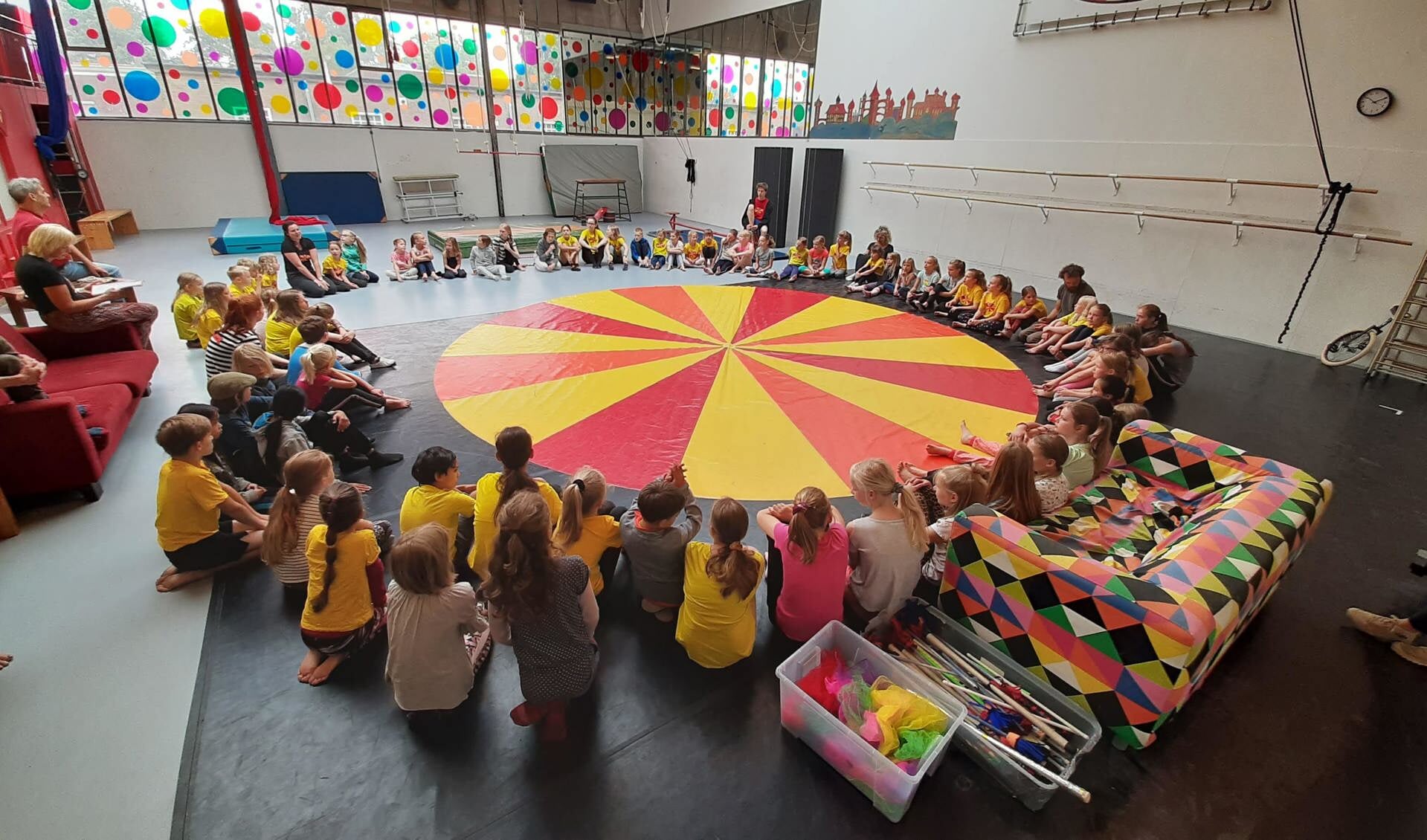 ,,Circus heeft facetten die bij sport horen, zoals krachttraining en evenwicht. Daarnaast is het ook een belangrijk cultuurelement", aldus Ronald Barendregt.   