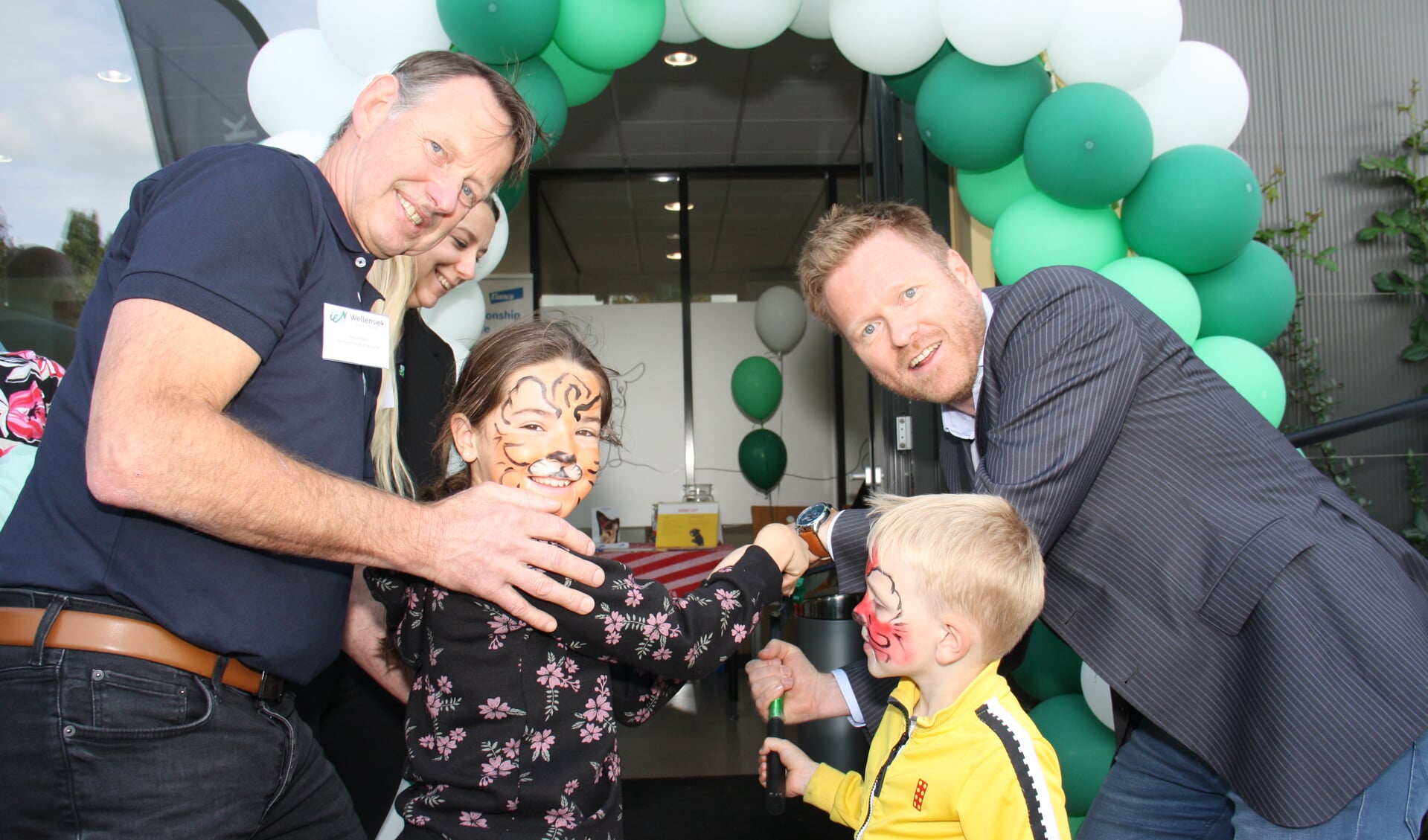 Met een groot feest opende Wellensiek Dierenartsen een nieuwe praktijk in Vathorst.