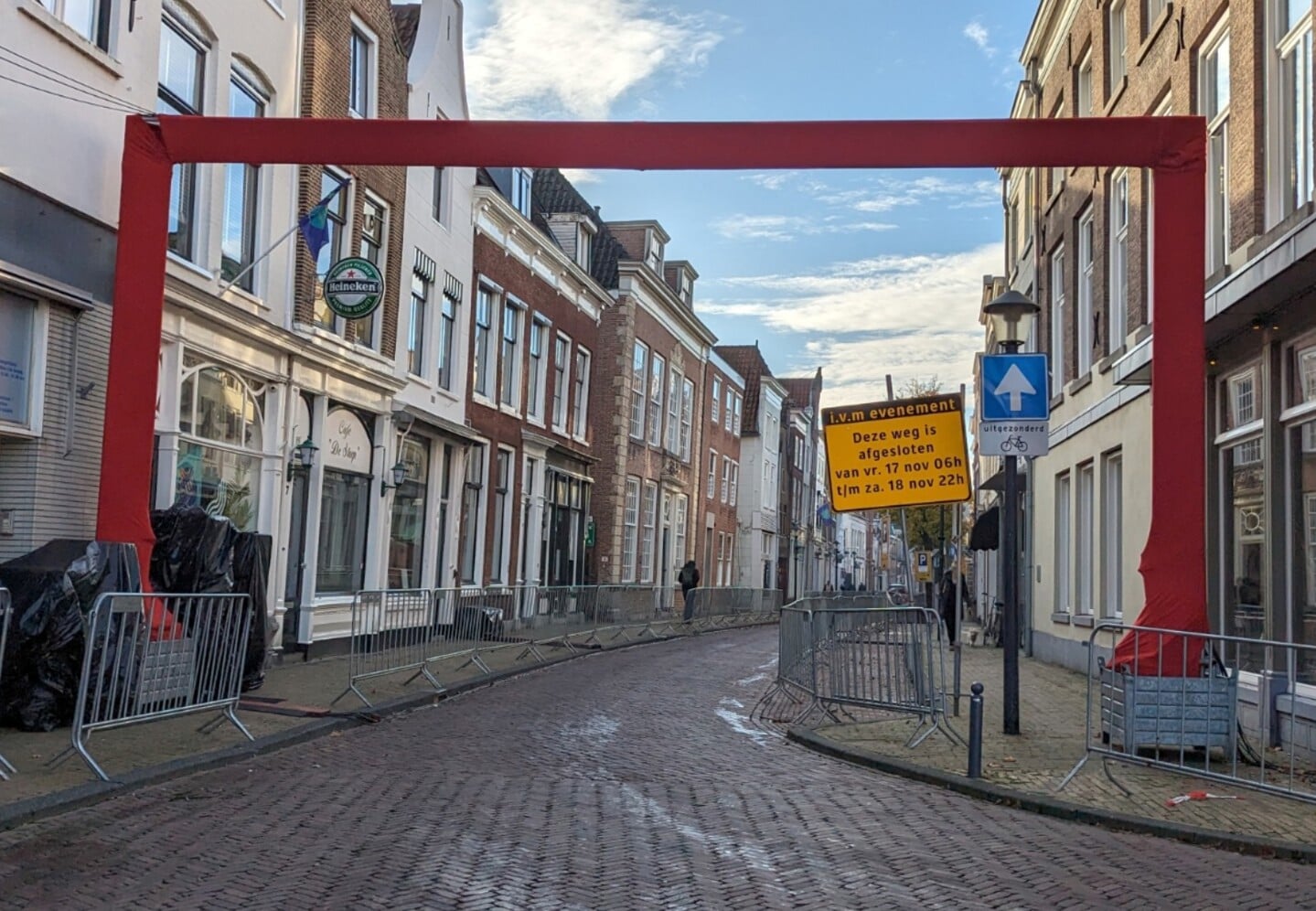 voorbereiding intocht Sint
verschillende poorten