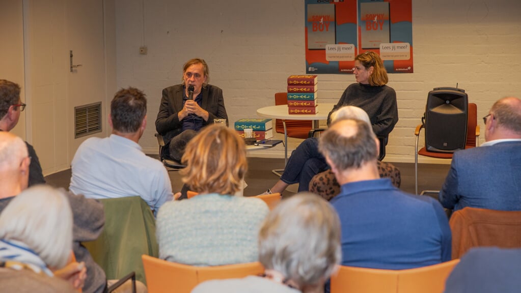 Boeken, Blablabla En Baarn - Marcel Van Roosmalen Vermaakt In Bieb ...