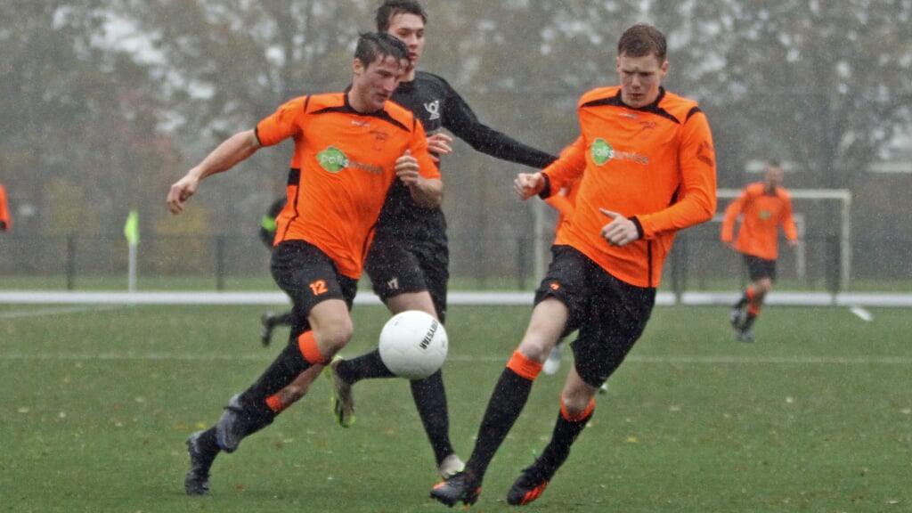Bas en Bob van Ruitenbeek waren twee van de vijf doelpuntenmakers in de uitwedstrijd tegen FC Driebergen.