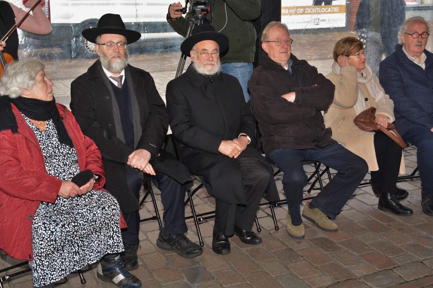 Rabbijnen Smuel Katz en Binyomin Jacobs tijdens de officiële bijeenkomst.