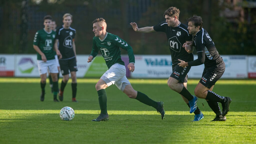 't Harde wist niet te winnen van Swift'64. Foto: NWVfoto.nl