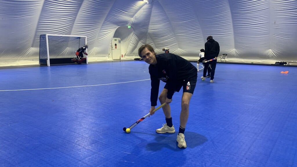 Jort Marree in de blaashal van hockeyvereniging Schaerweijde uit Zeist.