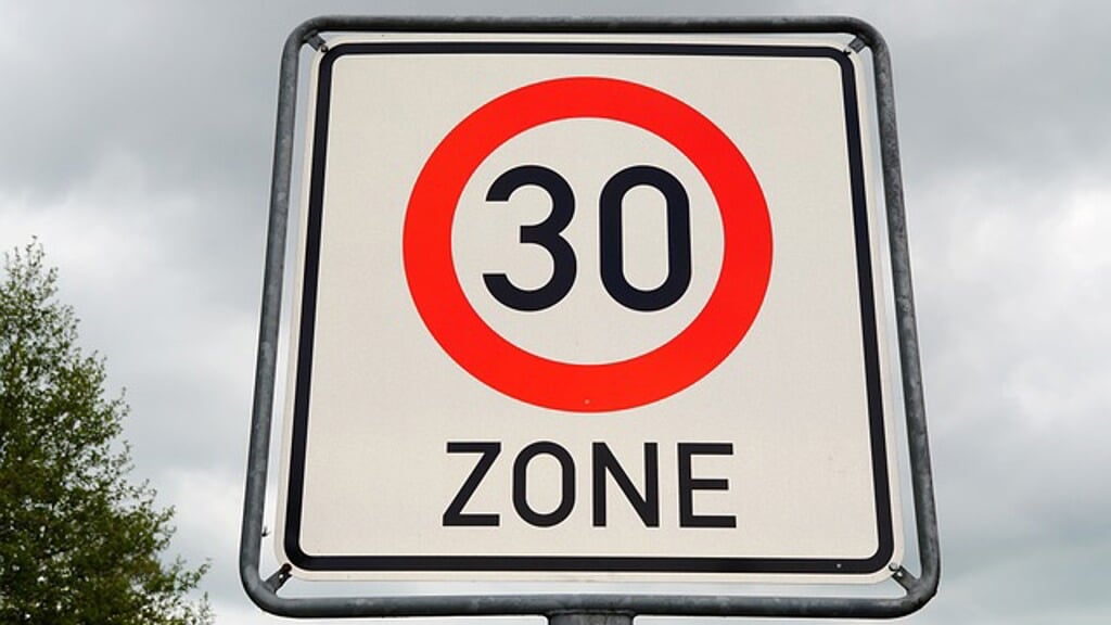 Gebiedsontsluitingswegen in Amstelveen die niet voldoen aan de normen voor 50 km/uur worden de komende jaren ingericht als 30 km/uur-weg. 