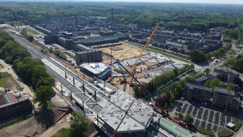 Station Ede-Wageningen in aanbouw. Foto uit het archief.