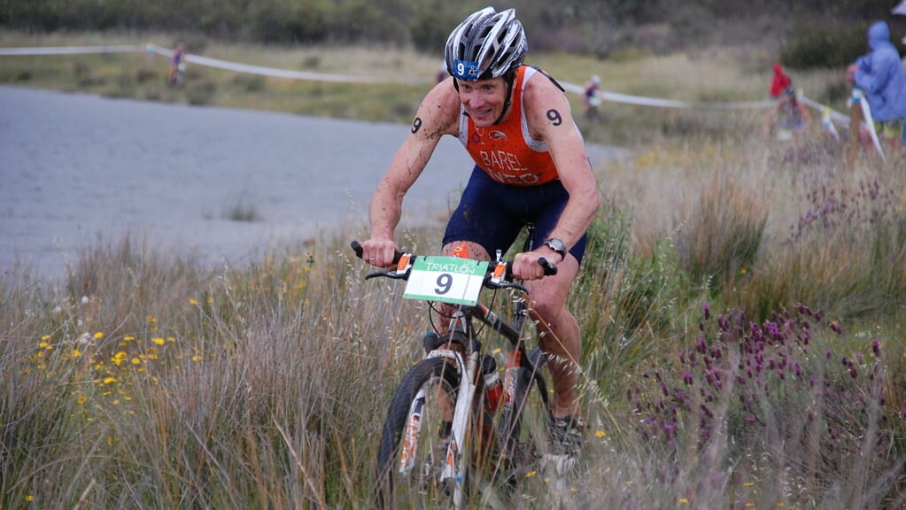 Rob Barel, wereldkampioen triatlon op de lange afstand en Nederlands Kampioen Mountainbike bij de Masters, tijdens één van zijn vele MTB-tochten.