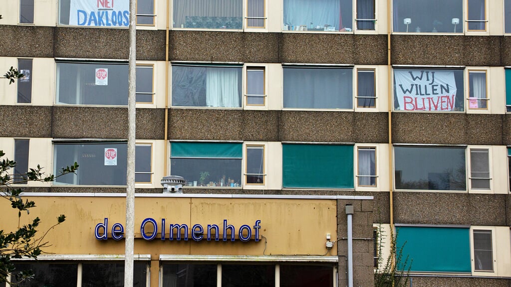De huurcontracten van de huidige huurders lopen af, maar zij willen in de Olmenhof blijven wonen. 