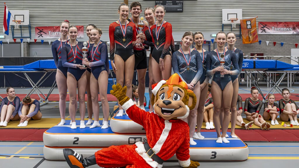 Eerste Divisiekampioen TRIFFIS-Alkmaar, zilver KDO-Apeldoorn, brons SPARTA-Ermelo
met van links naar rechts: Renske Groen, Caro Binnerts, Lara Wolkenfelt, Ilse Wolkenfelt. 