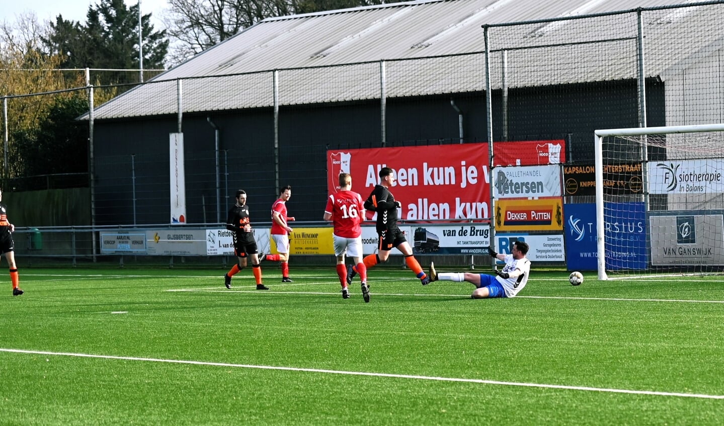 Rood-Wit scoort 2-0