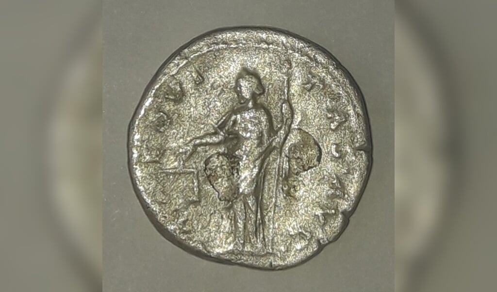 De achterzijde van de denarius met keizer Antoninus Pius.
