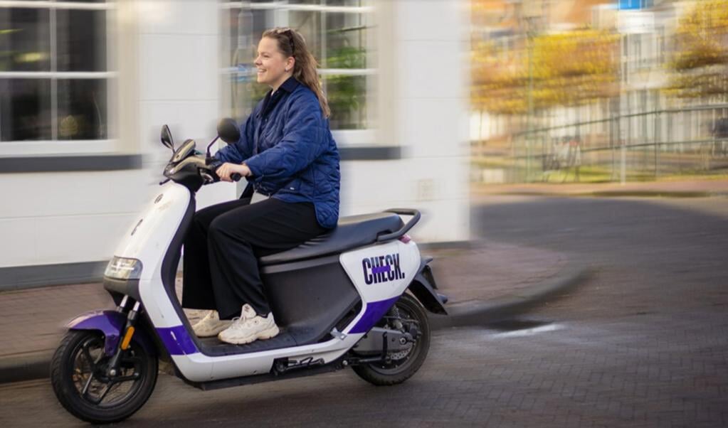 De gemeente wil het autobezit terugdringen, en dat lijkt met de invoering van deelscooters - en fietsen te lukken.  
