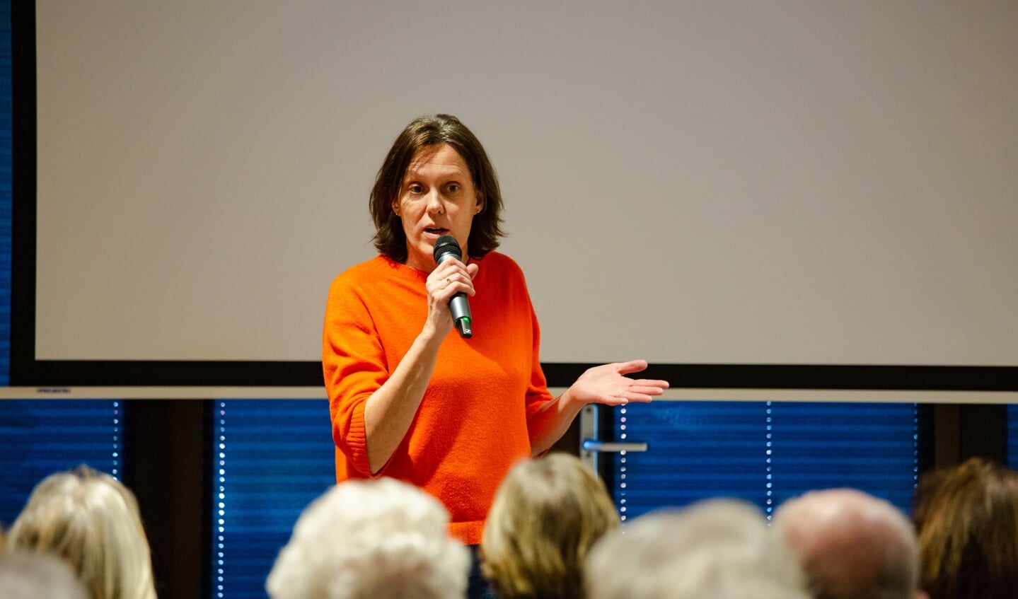 Initiatiefneemster Clara van Ravenhorst van 'Sanne' vertelt voorafgaand aan de film over de totstandkoming ervan.