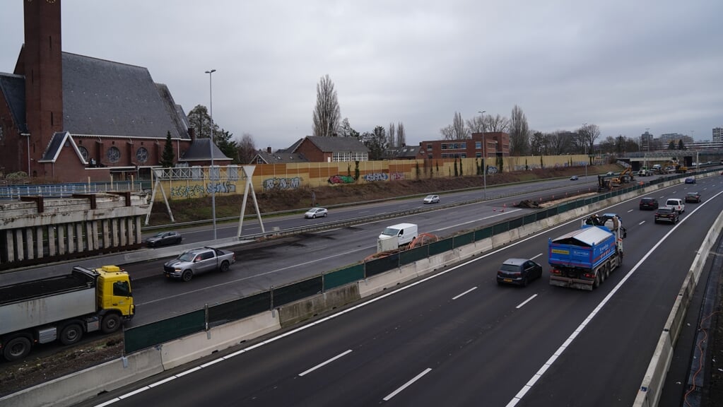 e zuidelijke rijbaan van de bypass (rechts) is in februari al in gebruik genomen.