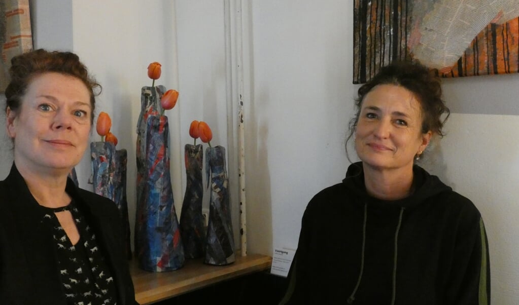 Evelien Spoelder en Sabine van Erkel exposeren samen in Café Halewijn.  