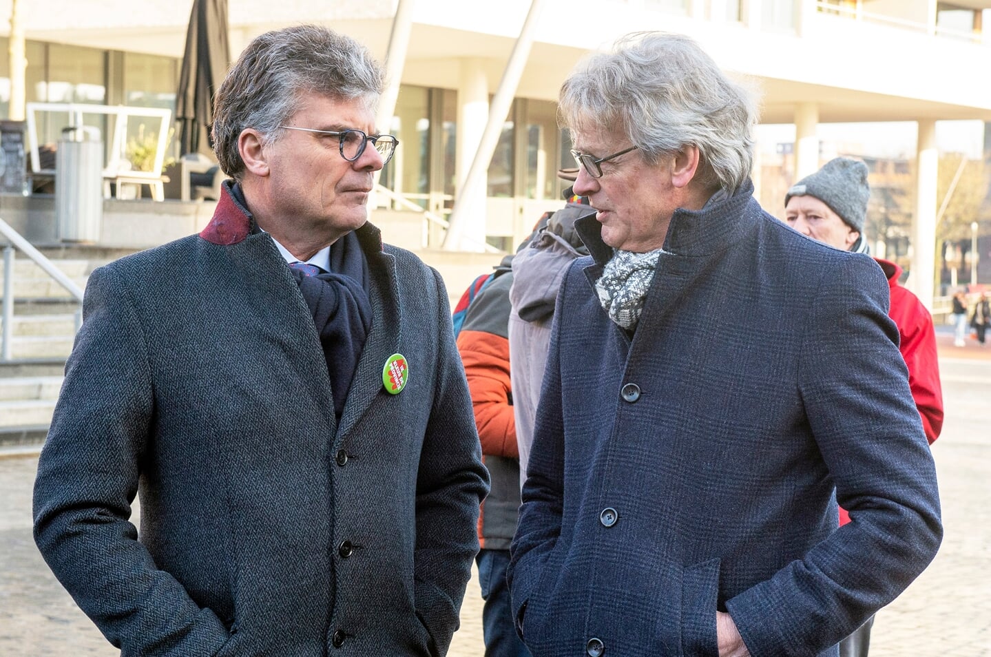 Commissaris van de Koning van de provincie Utrecht Hans Oosters en burgemeester Lucas Bolsius waren vrijdagochtend aanwezig op het Eemplein bij de aftrap. 