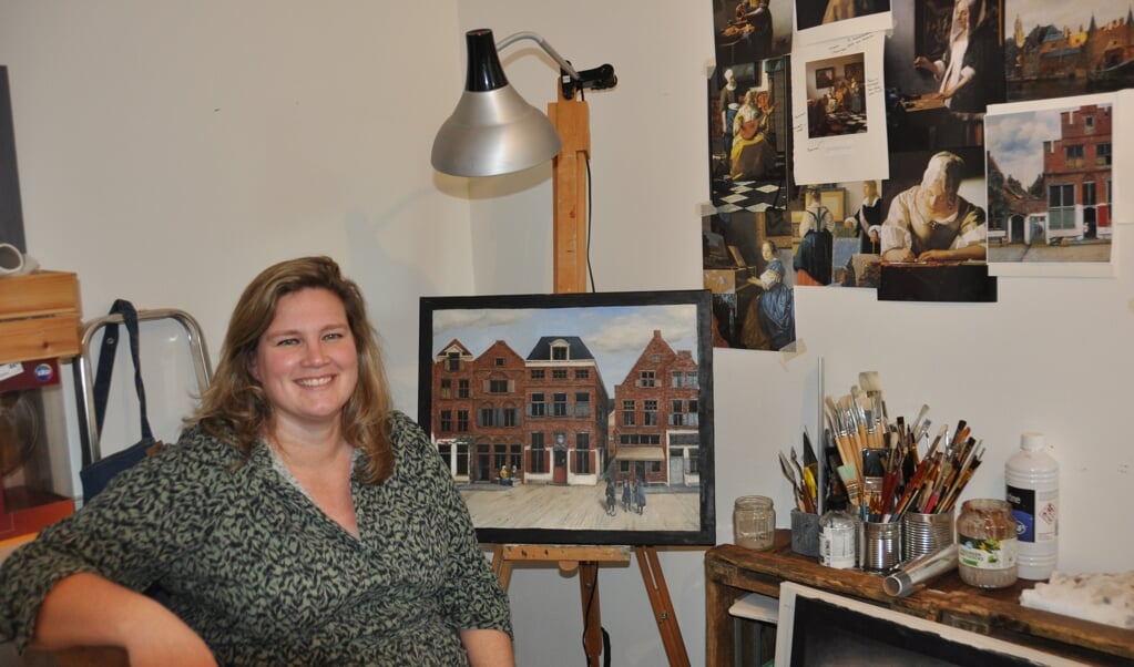 Doke Pouw bij haar versie van Het Tweede Straatje, waarmee zij in de finale staat van 'De Nieuwe Vermeer'.