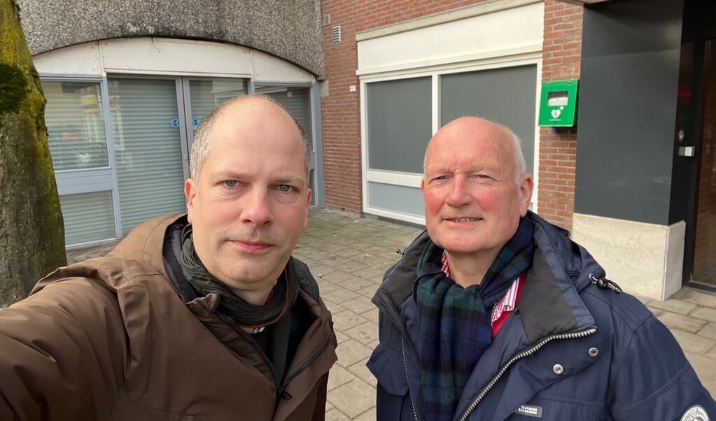 Arjen Siegmann (fractievoorzitter) en Bert Rouwenhorst (burgerlid) op bezoek in Waardhuizen.