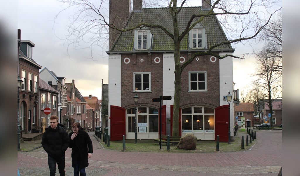 De VVD had gevraagd om de evaluatie van de verkoop Kerkstraat 1-3 te kunnen bespreken. 