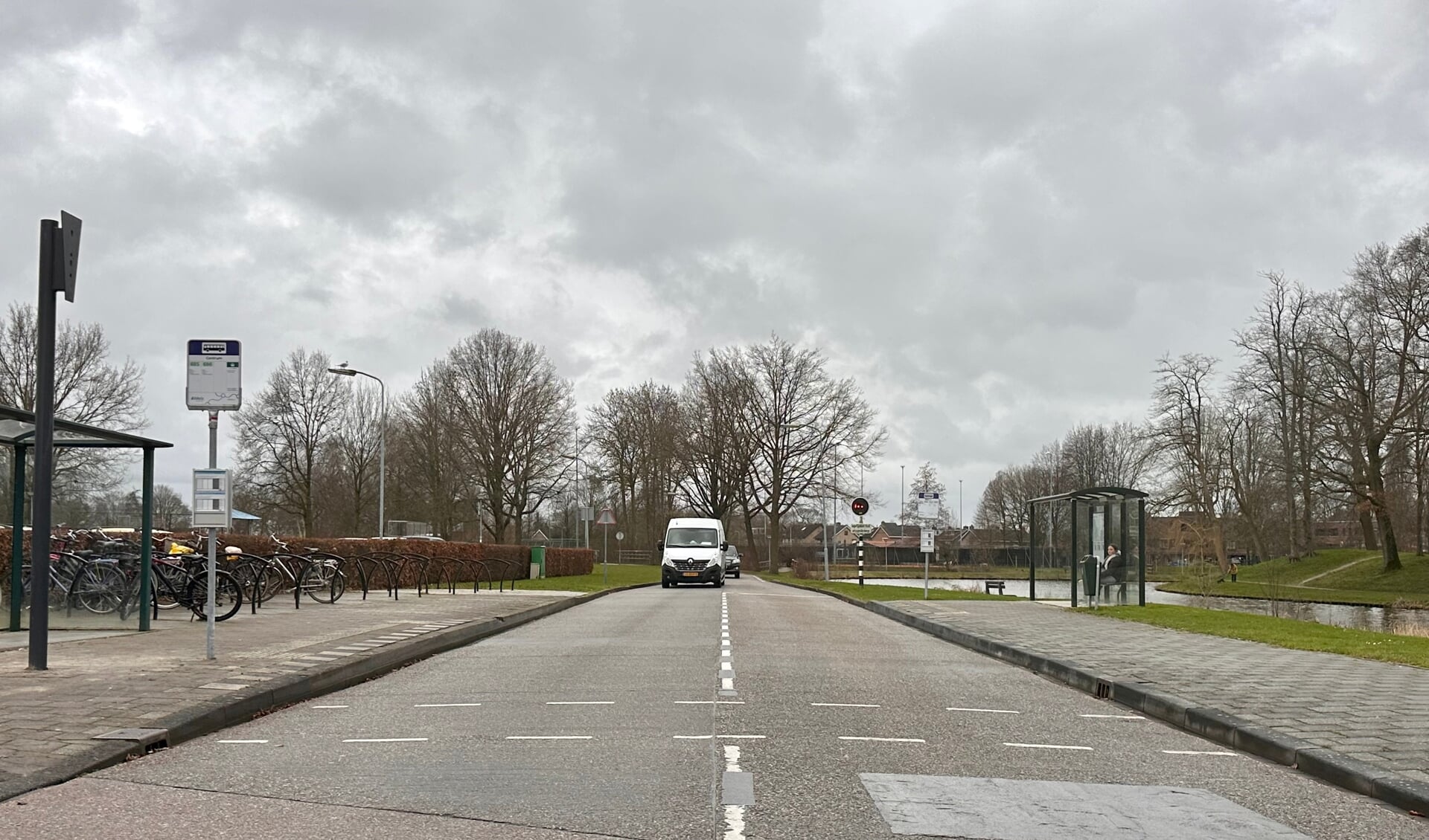 De busbaan blijft eenrichtingsverkeer.