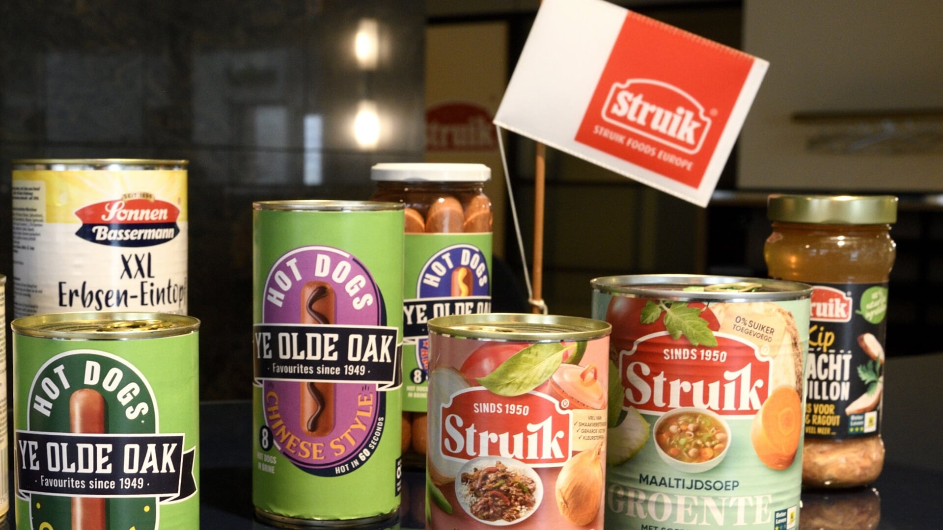 Knakworsten en maaltijdsoepen van Struik, ook voor de Engelse en Duitse markt.