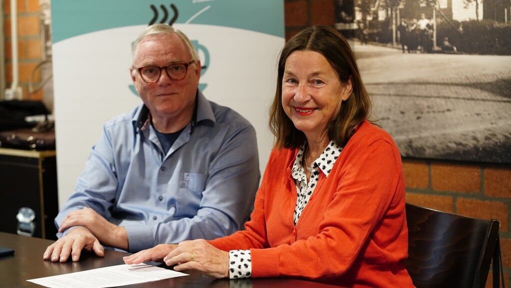 Henk Jurriansen en Marjo de Lange-Van Egmond van het Financieel Café.