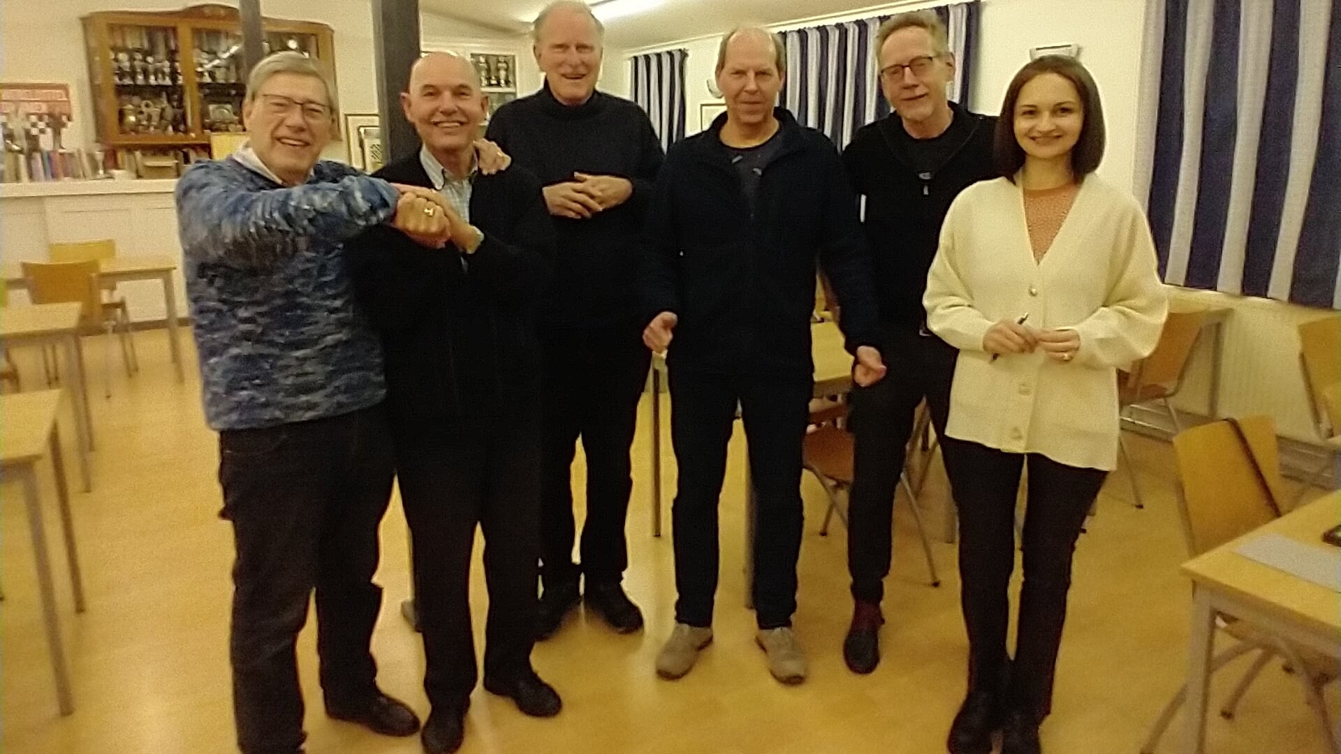 Het kampioensteam van WSDV. V.l.n.r.: Fred Ivens, Henk Kleinrensink, Wouter van Beek, Tjeerd Harmsma, Hans Kromhout en Darya Tkachenko.