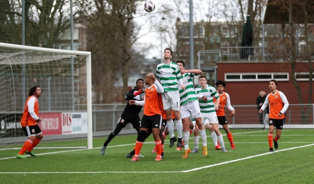 Amstelveen Heemraad won de enerverende derby tegen Rkavic met 3-1.