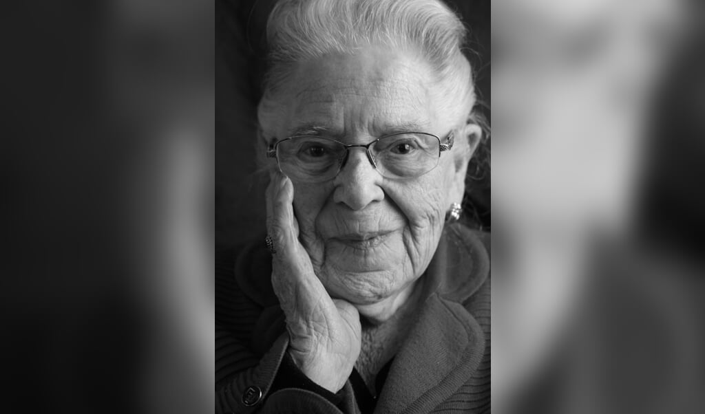 ‘Vrijheid is niet vanzelfsprekend, deze moeten we koesteren.’ benadrukt de 102 jaar geworden, recent overleden, Anna de Leeuw- Samuel uit Apeldoorn.