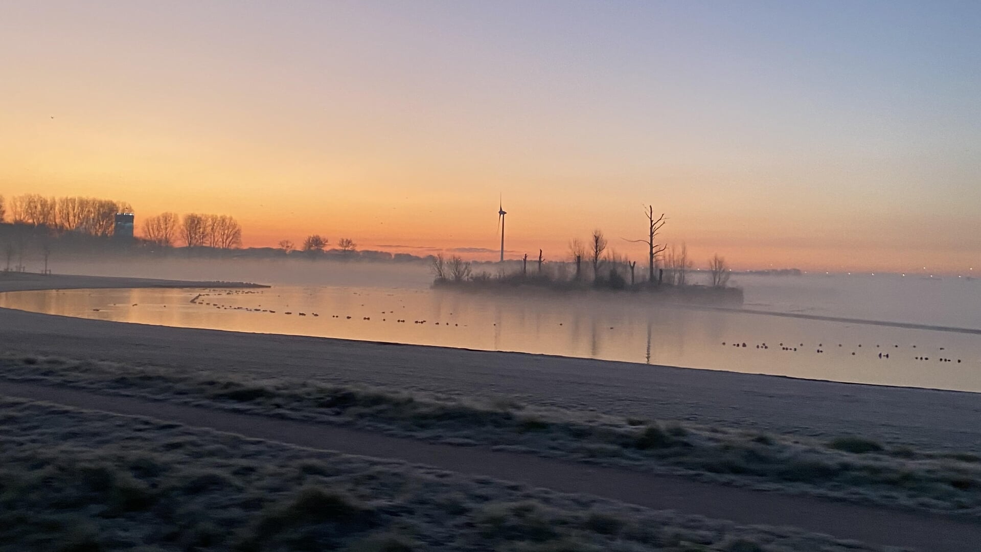 Zonsopgang in Ouderkerk.