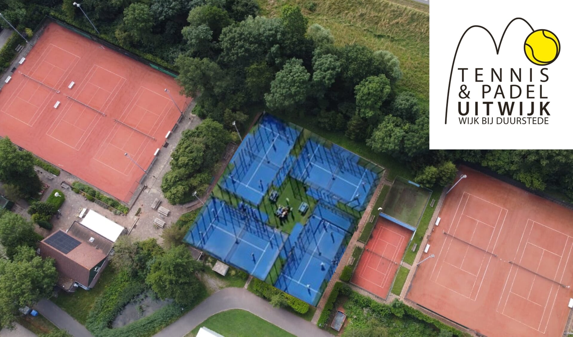 De 4 nieuwe padelbanen van TV Uitwijk worden tussen de bestaande tennisbanen ingelegd