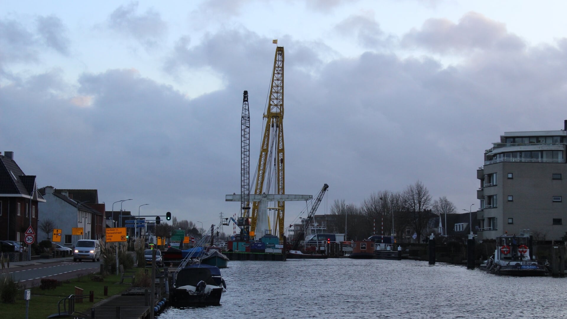 Aankomende weken wordt de laatste hand aan de renovatie van de Lisserbrug gelegd.