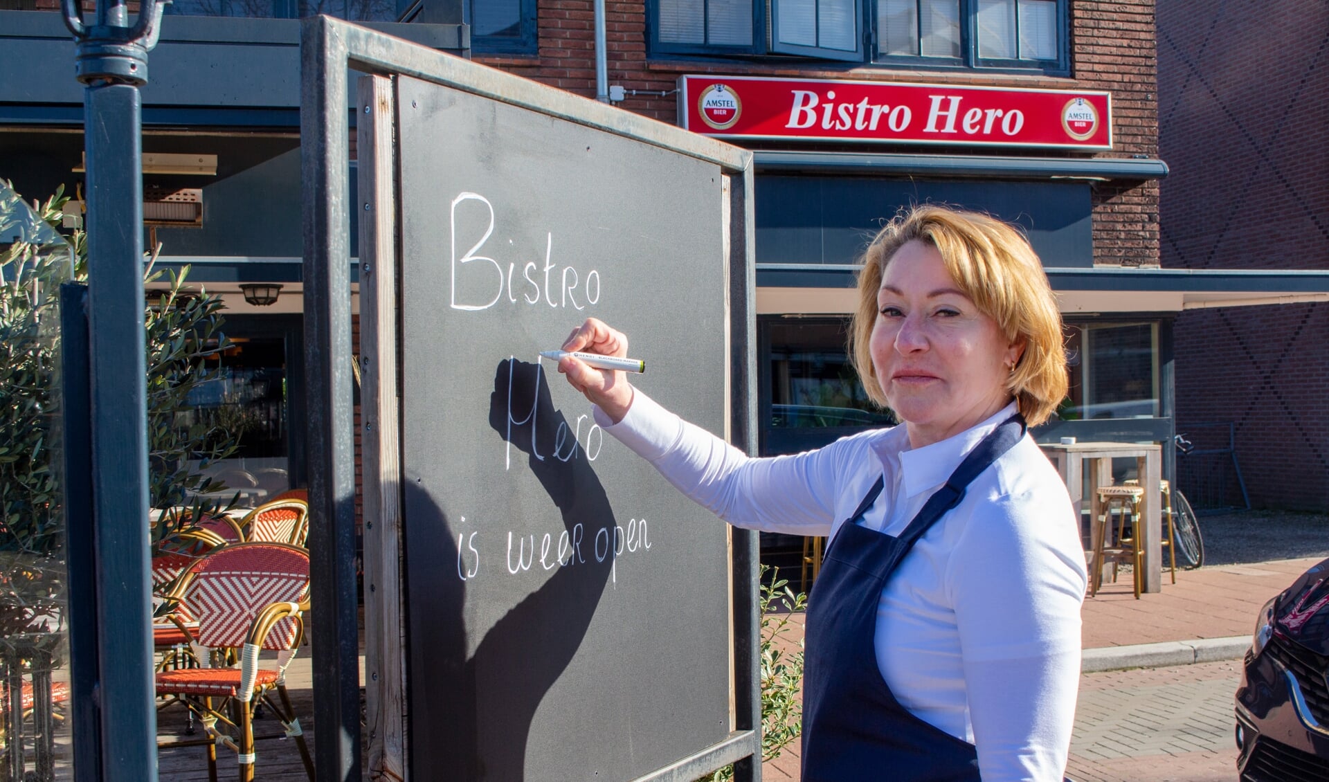 Jessica van Hunnik laat aan het dorp weten dat Bistro Hero open is!