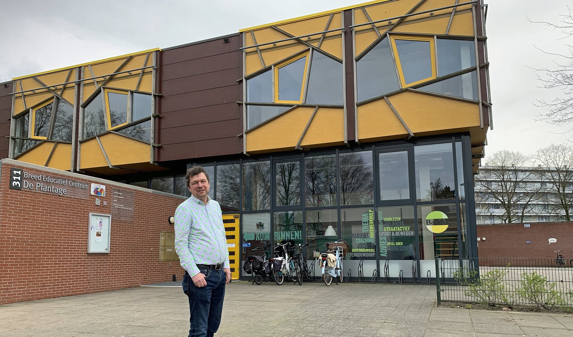 Directeur Jan Buijze voor De Plantage, de thuishaven van Stichting Balans in volkswijk Smitsveen: ,,Hier kunnen mensen zelfvertrouwen opbouwen.
