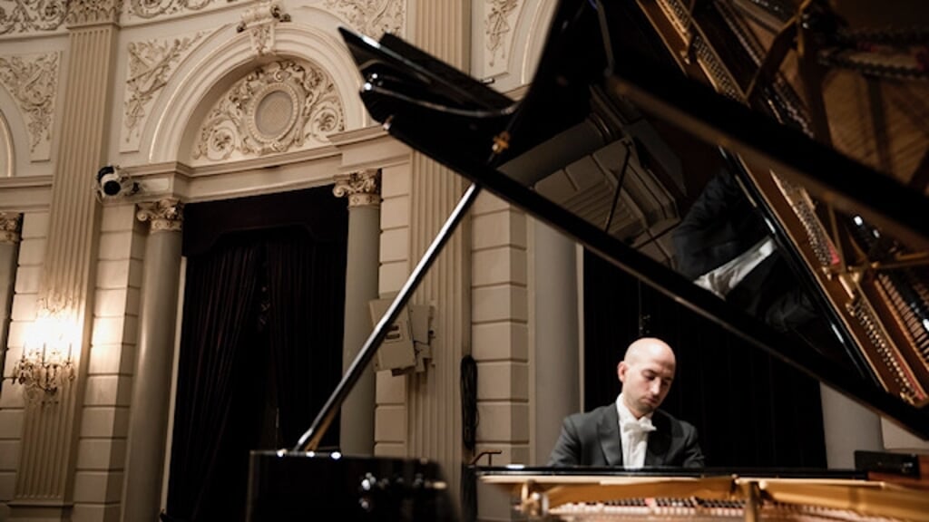 Daniël van der Hoeven nam cd's op en trad op vele podia in de wereld op, tot in Carnegie Hall in New York.