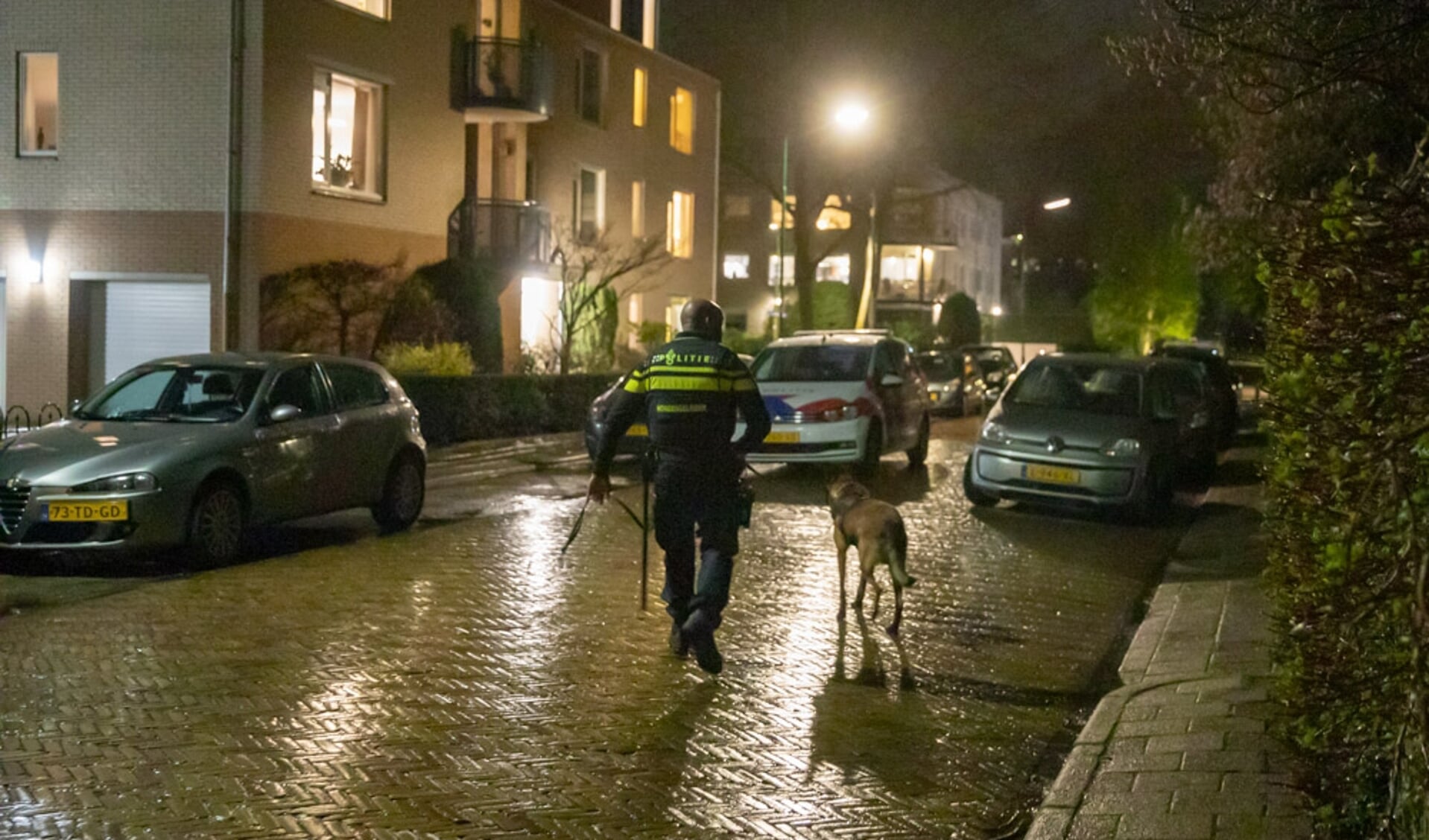 Zoektocht politie na poging inbraak centrum Baarn. 