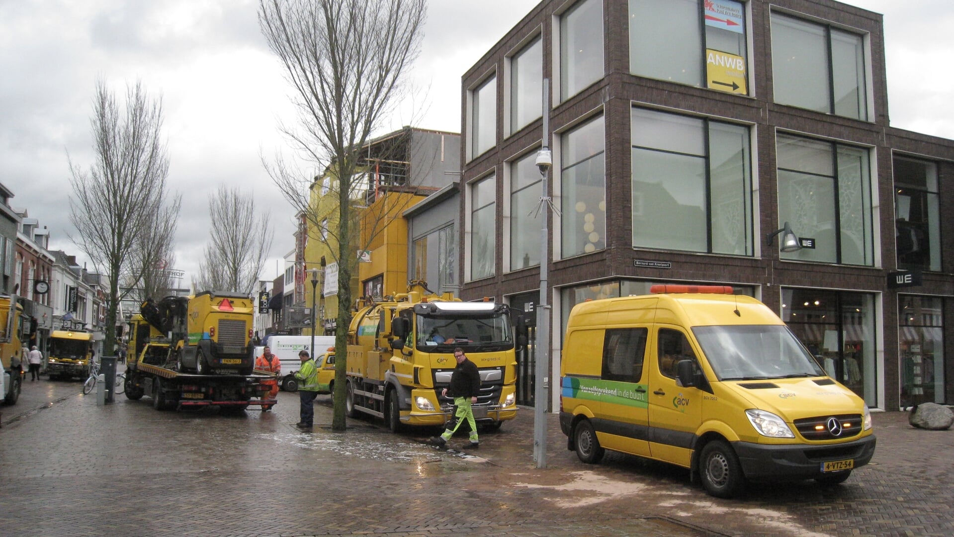 Een ACV-wagen aan het werk in Veenendaal.