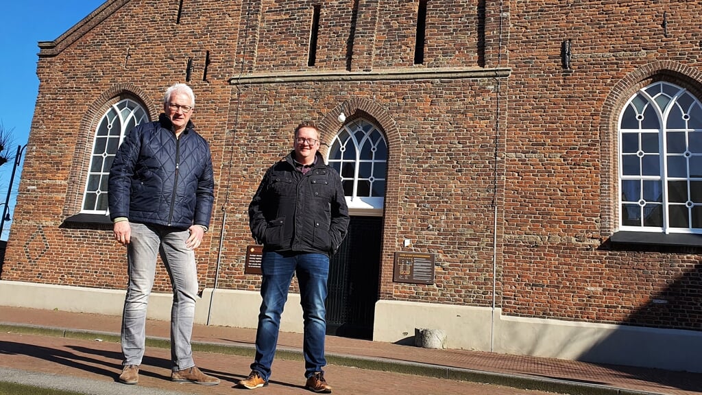André Overeem (links) en Jacco Looijen (Stichting Koningsdag Bennekom) kijken alweer reikhalzend uit naar Koningsdag 2023.