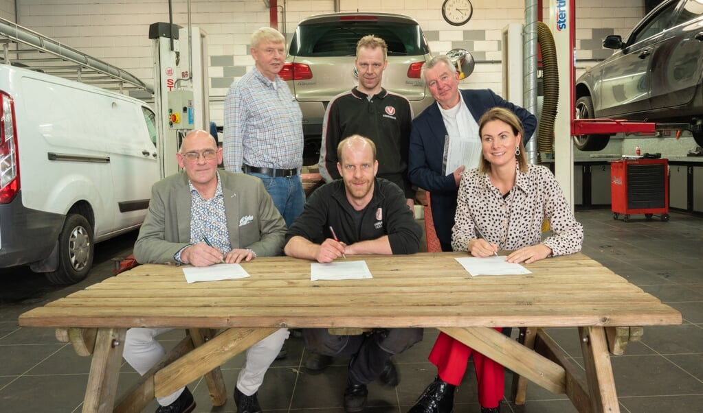 Van links naar rechts onder: Teunis van Winkoop, Berry van den Pol, Shelly Klomp. Van links naar rechts boven: Hans Renes, Gerjan Duits, Ben Schuit.