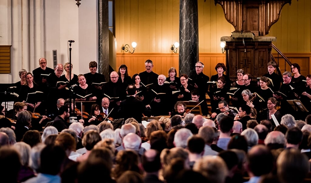 Kleinkoor Caprice zingt op 22 april in de Grote Kerk in Harderwijk.