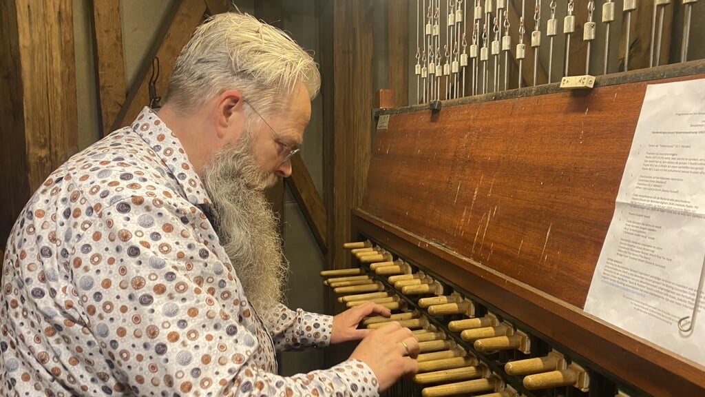 Carillonneur Boudewijn Zwart: ‘Everyone hears you, nobody sees you’ – Barneveldse Krant