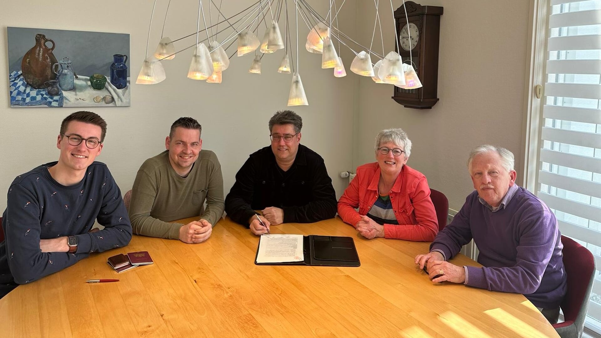 Van links naar rechts: Mike Kok, Bas van Doorn, Ronald Gerard, Wilma Rietberg en Fred Westerman.