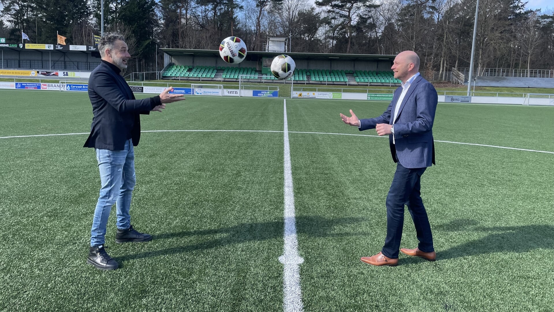 Johan Leene en Jan-Erik Issing organiseren een speciaal voetbaltoernooi bij VVOG.