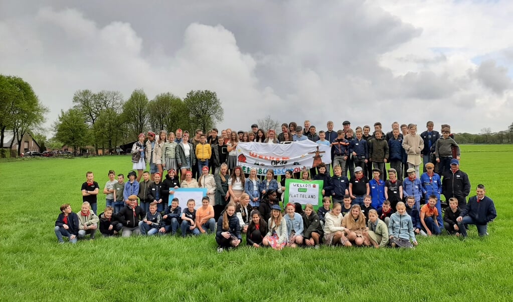 De leerlingen uit Kootwijkerbroek en Rotterdam ontdekken samen het platteland in Stroe bij de familie Brouwer.