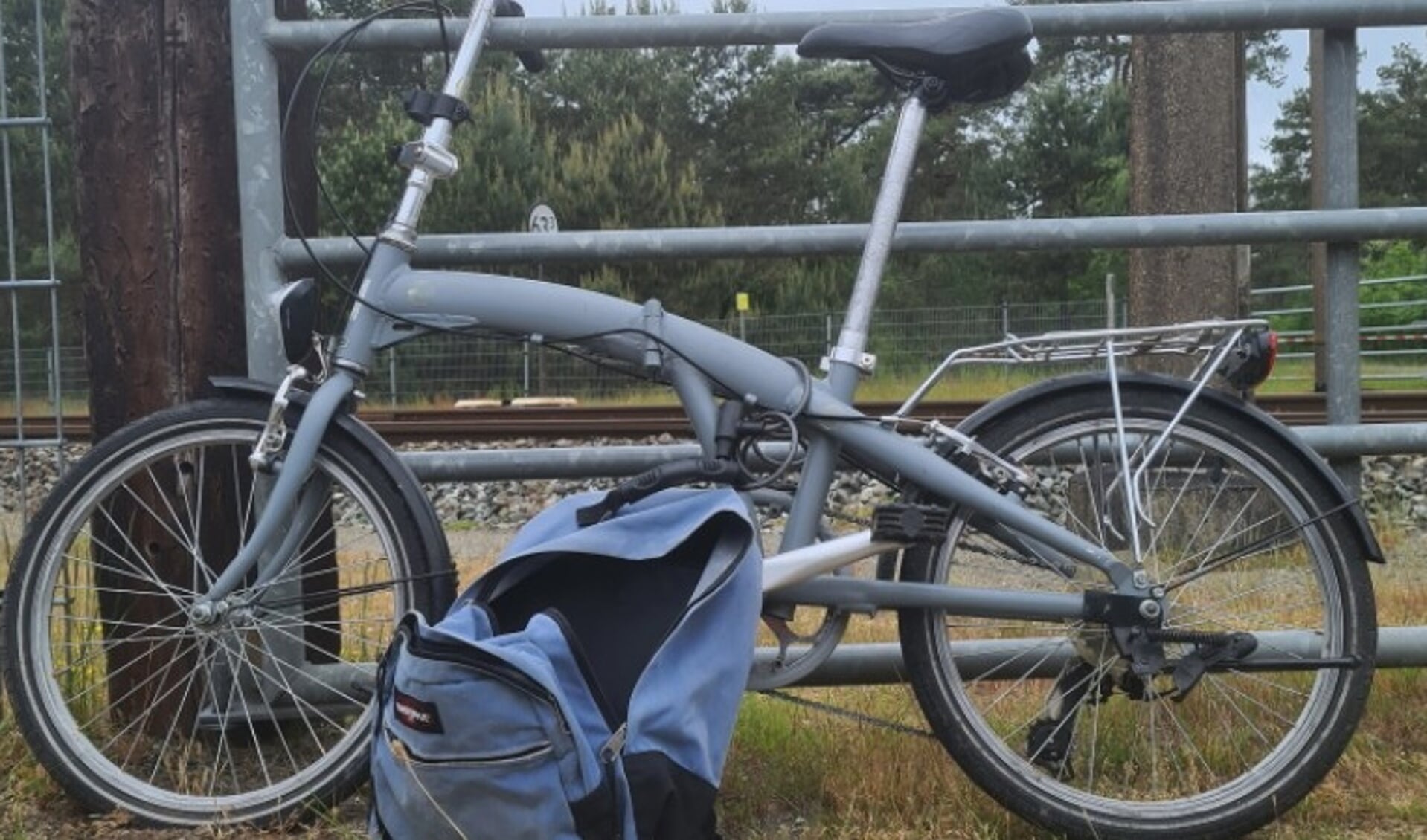 De man liet een fiets achter bij het spoor in 't Harde.
